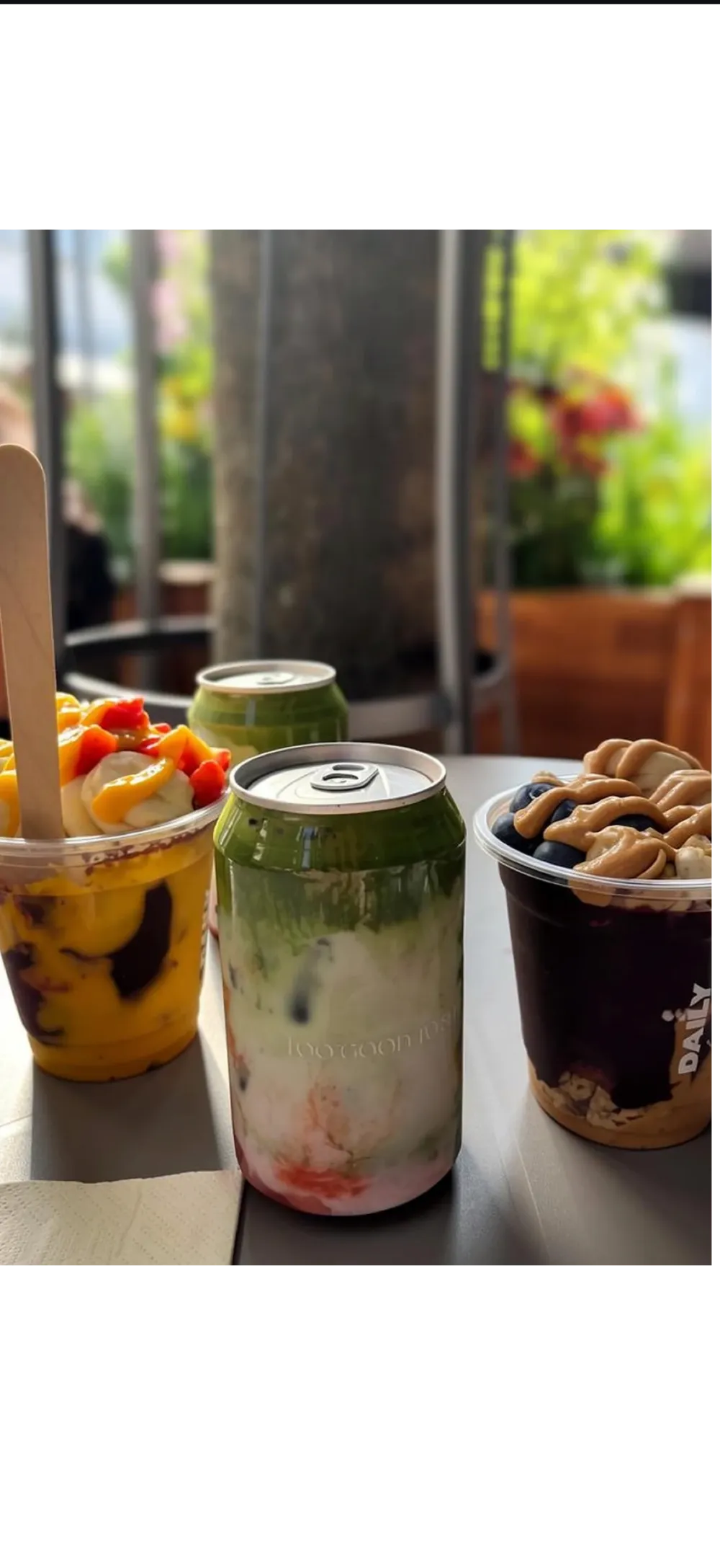 Daily Drinks: Matcha Can und Açaí Smoothie